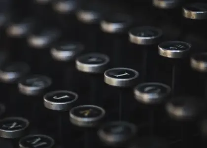 Hvad er komposition i en novelle? Sådan skaber du struktur, spænding og følelser