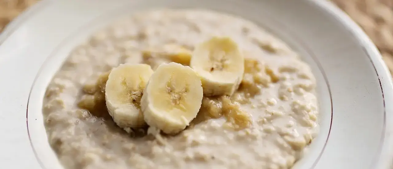 Hvor stammer risengrød fra? Opdag historien bag Danmarks elskede julegrød