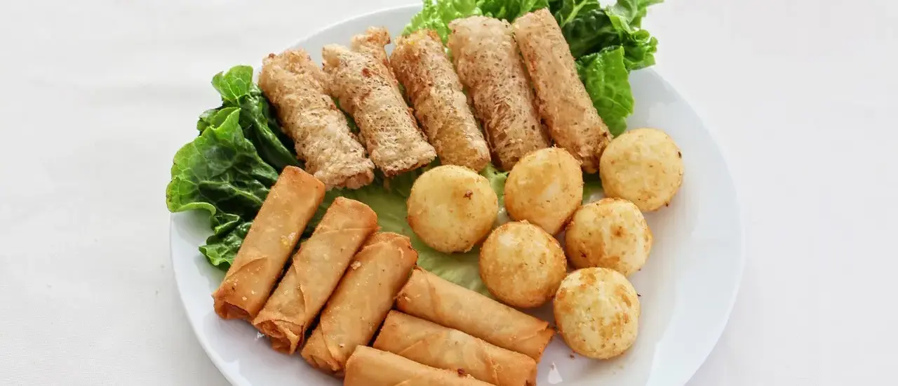 Hvorfor hedder æbleskiver æbleskiver? Myten, historien og smagen bag navnet