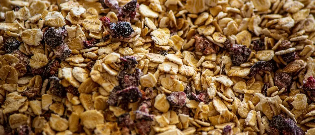 Hvorfor sætter vi grød frem til nissen juleaften?