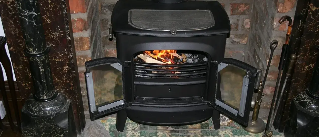 Hygge i sommerhus uden strøm: lys og varme på en enkel måde